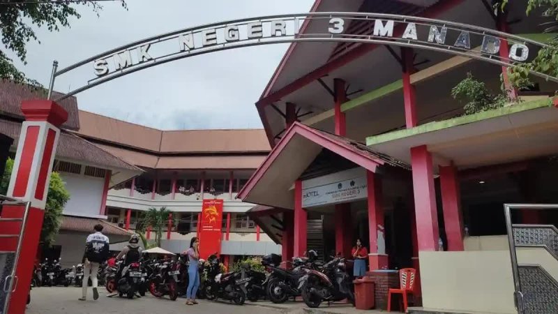 Keseruan acara HUT ke-44 SMK Negeri 3 Manado